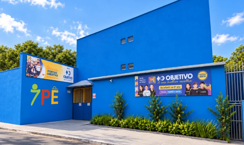 Entrada do Colégio Ipê, no Jardim Ipê, São Paulo